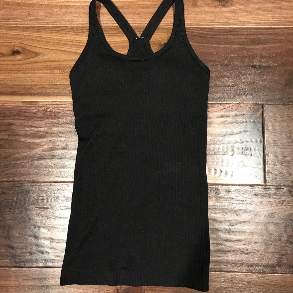 Lululemon Ebb to street tank